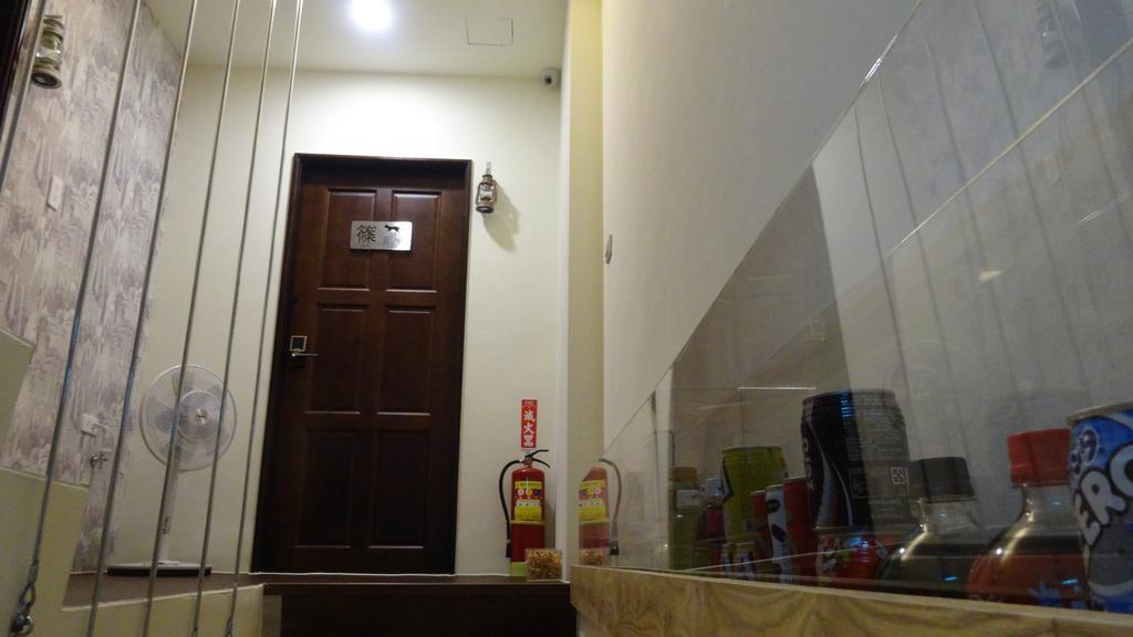 Meow G Cafe Hostel เมืองฮวาเหลียน ห้อง รูปภาพ