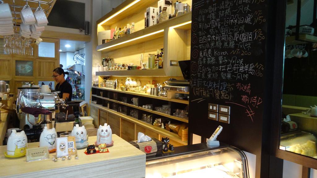 Meow G Cafe Hostel เมืองฮวาเหลียน ภายนอก รูปภาพ